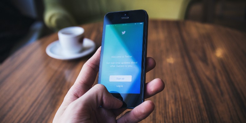 Twitter Stops SMS-Based Tweets