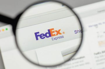 FedEx - Truffa via email per la consegna del pacco sospeso screenshot